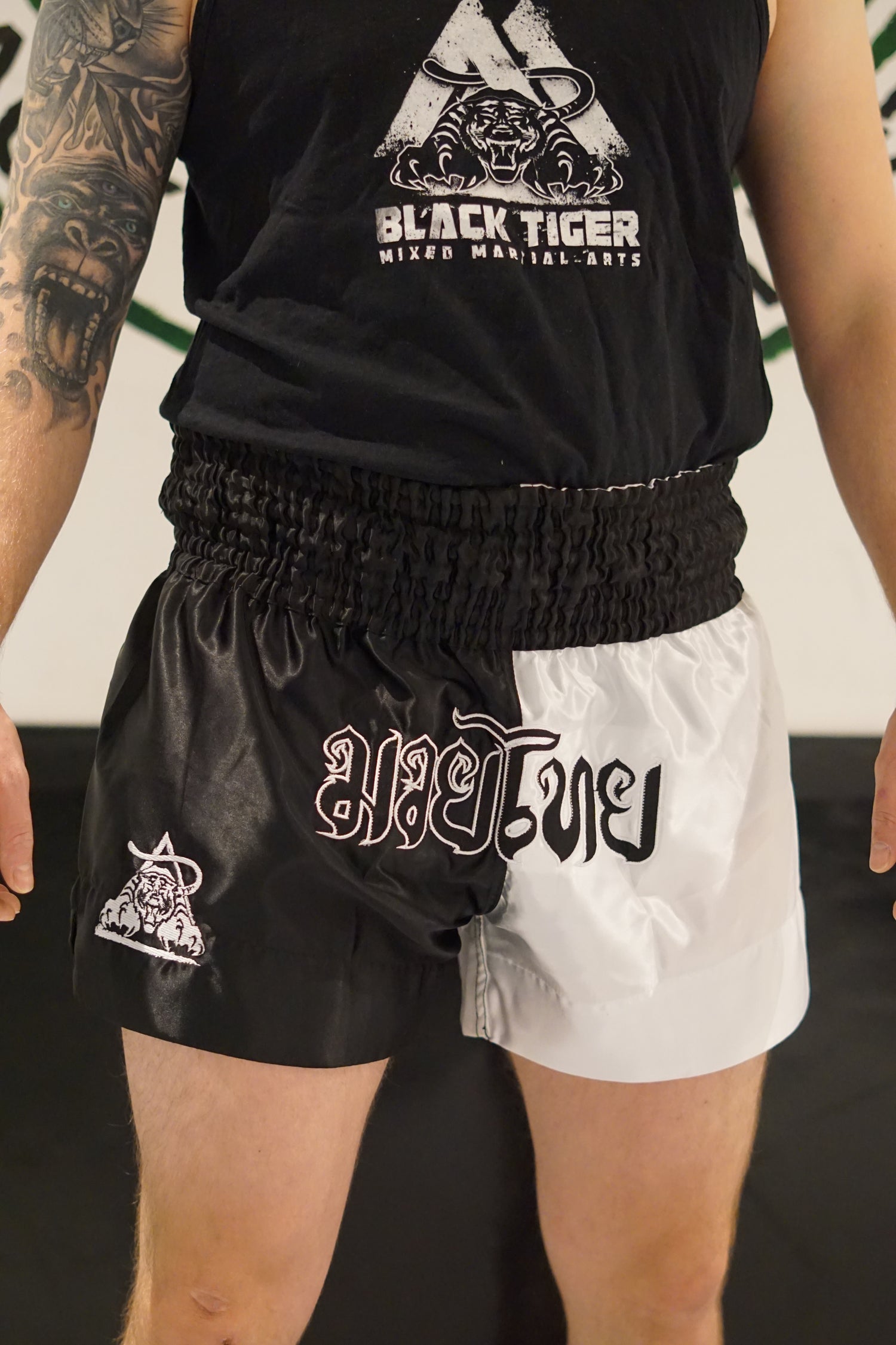 Short de boxe Black Tiger Muay Thai MMA pour homme
